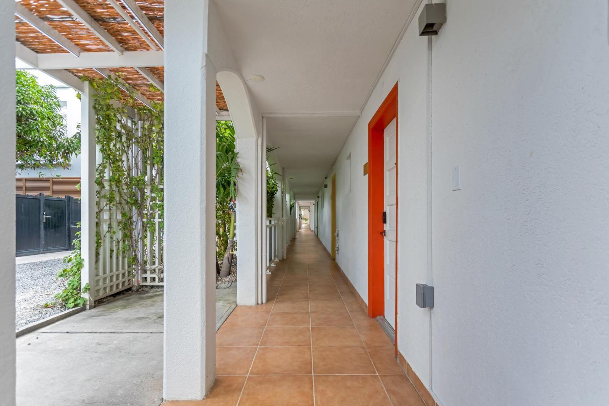 Maho Beach House - Sand Bar Condo - 1 Bedroom Suite Экстерьер фото